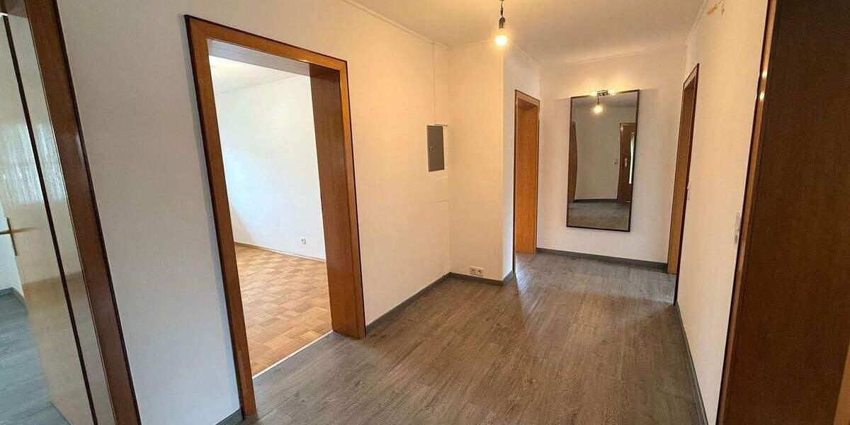 Mehrfamilienhaus, Wohnhaus Niederdorfelden - 8 Zimmer, 850.000&euro; | Angebot:25701227