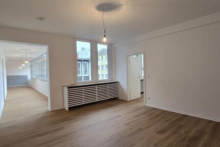 Haus Offenbach am Main - 5 Zimmer, 200 m&sup2;, 2.300&euro; | Angebot:25807440