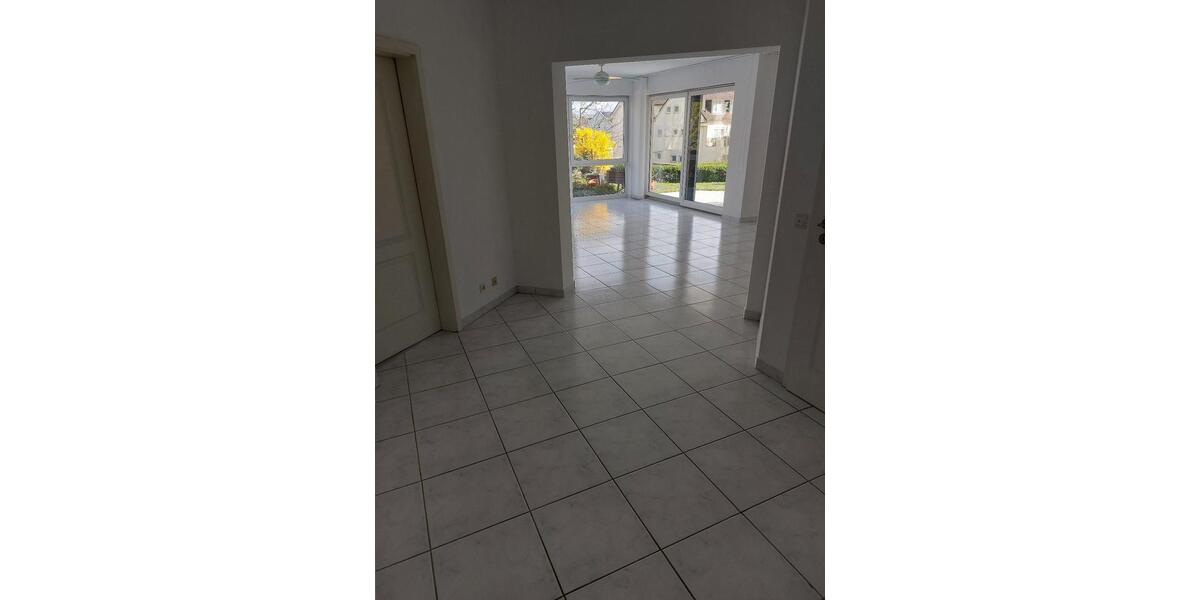 Terrassenwohnung Frankfurt am Main Bergen-Enkheim - 3 Zimmer, 120 m&sup2;, 1.950&euro; | Angebot:25977548