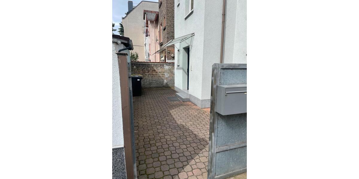 Mehrfamilienhaus, Wohnhaus Frankfurt am Main Unterliederbach - 9 Zimmer, 180 m&sup2;, 650.000&euro; | Angebot:26857844