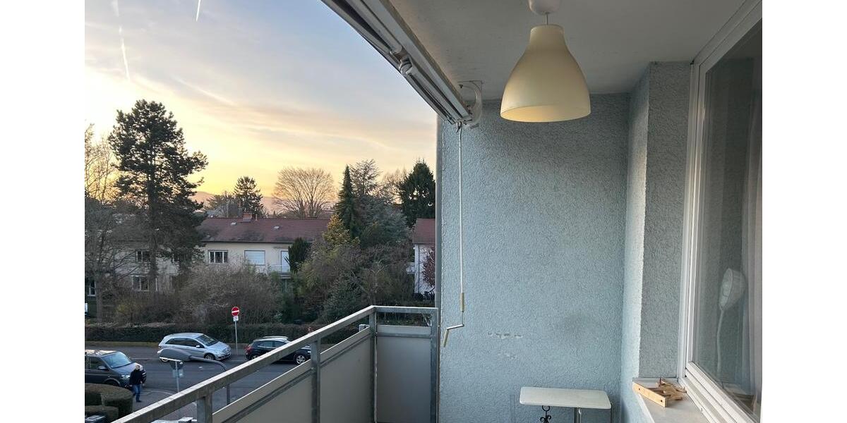 Etagenwohnung Frankfurt am Main Ginnheim - 3 Zimmer, 75 m&sup2;, 1.000&euro; | Angebot:25877425