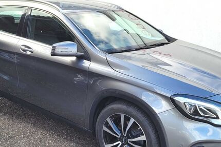 Mercedes-Benz GLA 180 70.328 km 21.740 &euro; Offenbach 63071