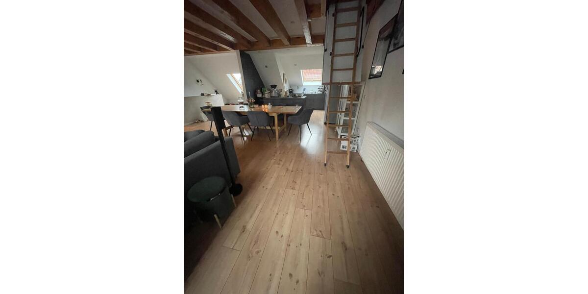 Dachgeschoßwohnung Freigericht - 3 Zimmer, 132 m&sup2;, 1.100&euro; | Angebot:24793317