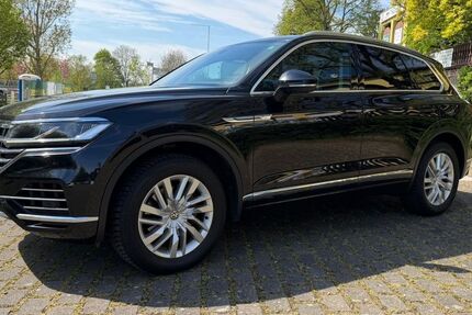 VW Touareg 242.000 km 26.000 &euro; Maintal 63477
