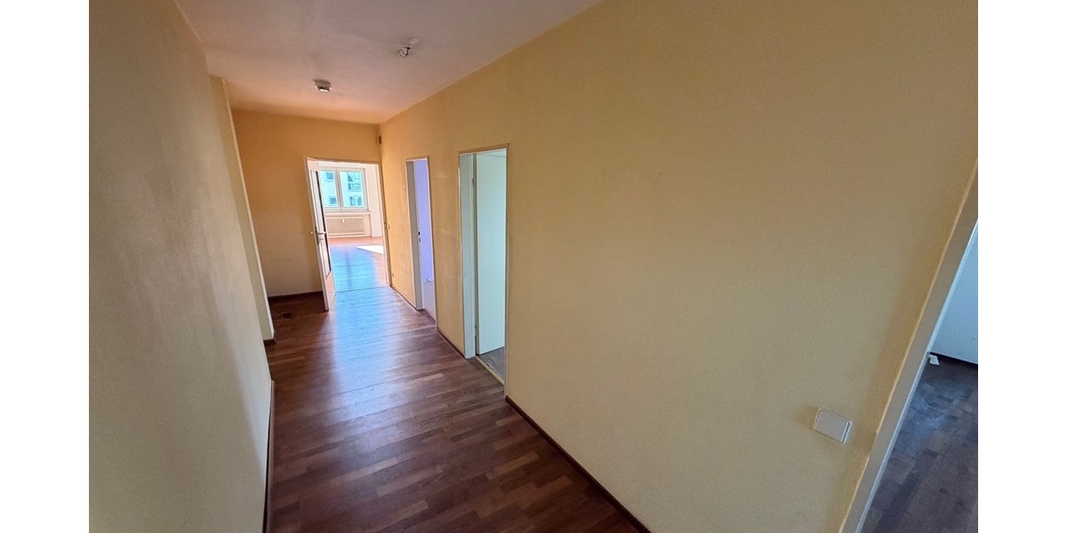 Kronberg: Große 4-Zimmer-Eigentumswohnung in Feldrandlage - Etagenwohnung Kronberg | Angebot:24148878