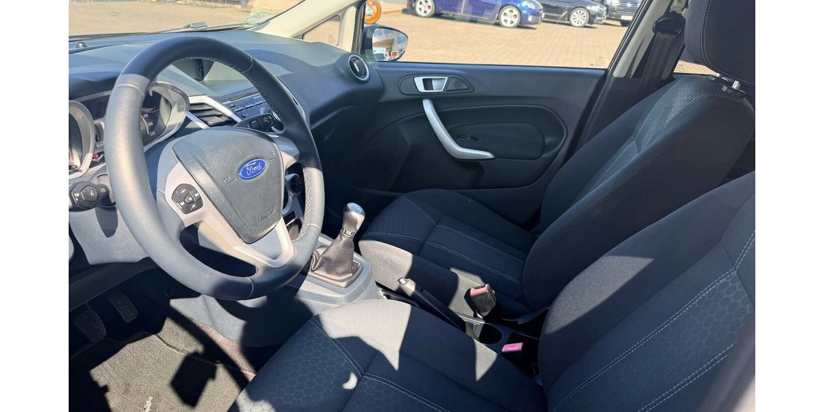 Ford Fiesta 1.6 TDCI Titanium/5Türig/TOP 193.000 km 3.290 &euro; Frankfurt 60386