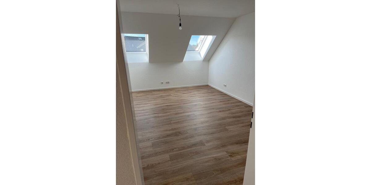 Dachgeschoßwohnung Seligenstadt - 4 Zimmer, 78 m&sup2;, 1.150&euro; | Angebot:25632155