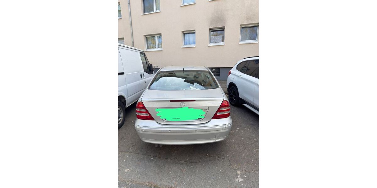 Mercedes-Benz C 180 306.585 km 1.500 &euro; Maintal 63477