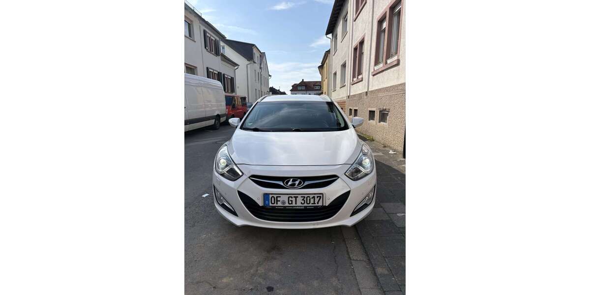 Hyundai i40 243.000 km 7.500 &euro; Offenbach 63073