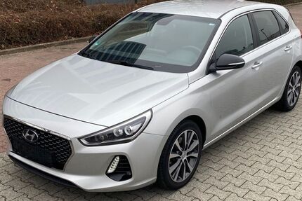 Hyundai i30 133.000 km 10.450 &euro; Frankfurt am Main 60389