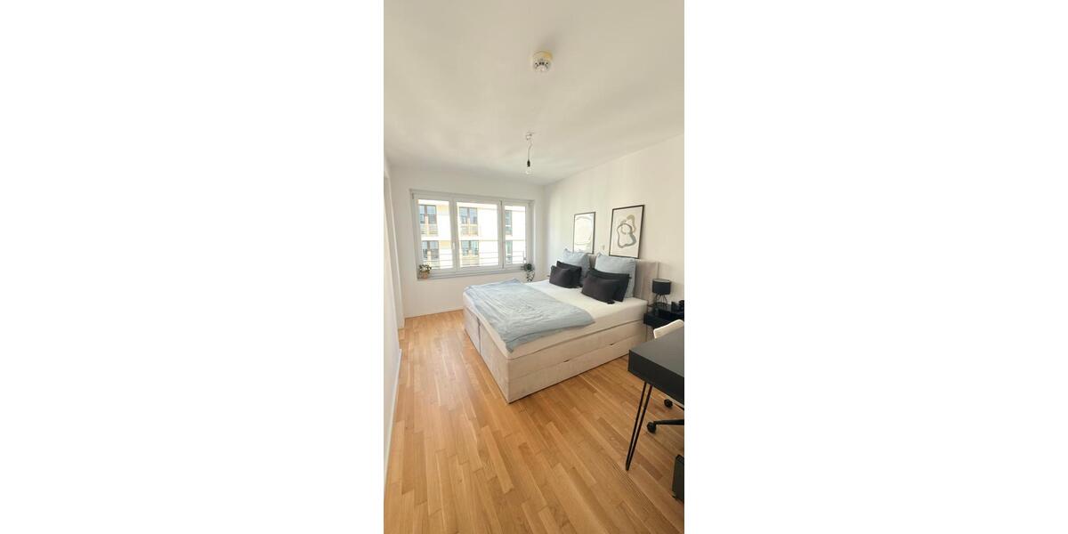 Etagenwohnung Frankfurt am Main Ostend - 2 Zimmer, 62 m&sup2;, 1.200&euro; | Angebot:25905305