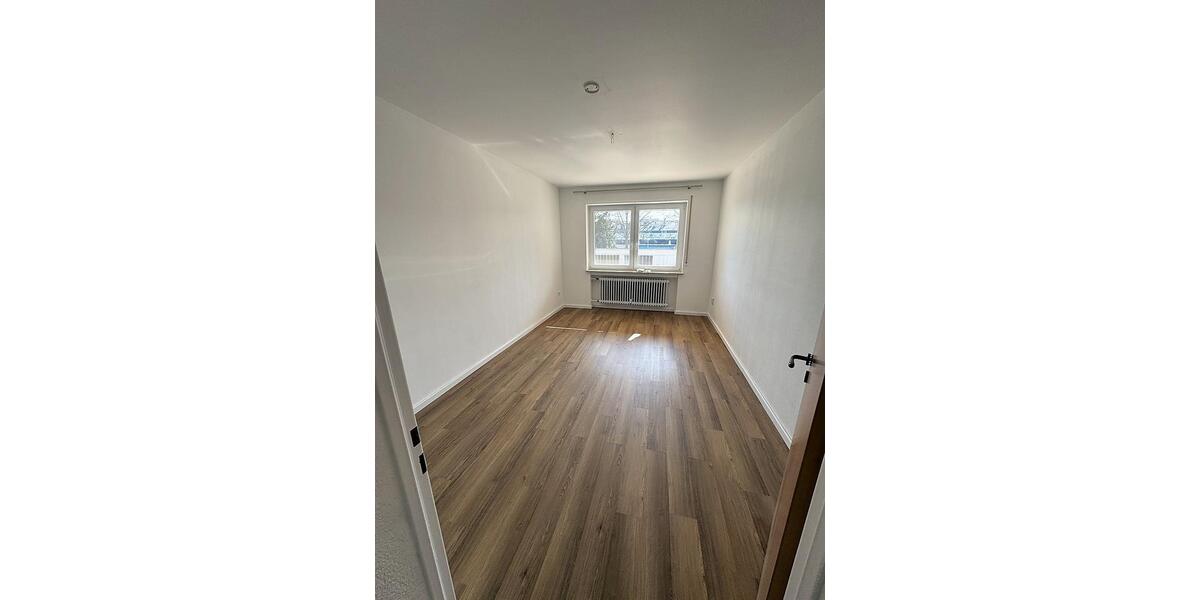 Erdgeschoßwohnung Dreieich - 4 Zimmer, 120 m&sup2;, 1.700&euro; | Angebot:23403248