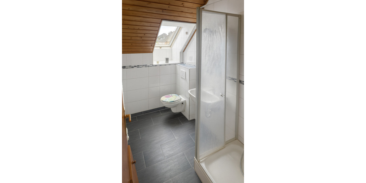 Einfamilienhaus Großostheim - 6.5 Zimmer, 165 m&sup2;, 449.000&euro; | Angebot:23603601