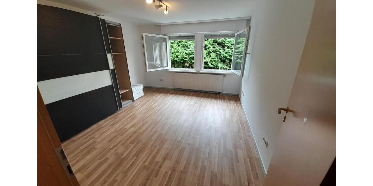 Erdgeschoßwohnung Friedberg (Hessen) - 4 Zimmer, 1.300&euro; | Angebot:23067351