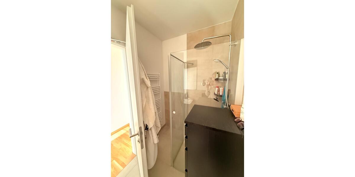 Etagenwohnung Frankfurt am Main Niederrad - 2 Zimmer, 70 m&sup2;, 1.220&euro; | Angebot:25906701