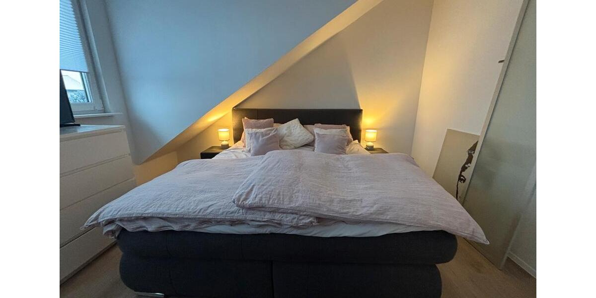 Dachgeschoßwohnung Oberursel (Taunus) - 2.5 Zimmer, 70 m&sup2;, 1.500&euro; | Angebot:25718517