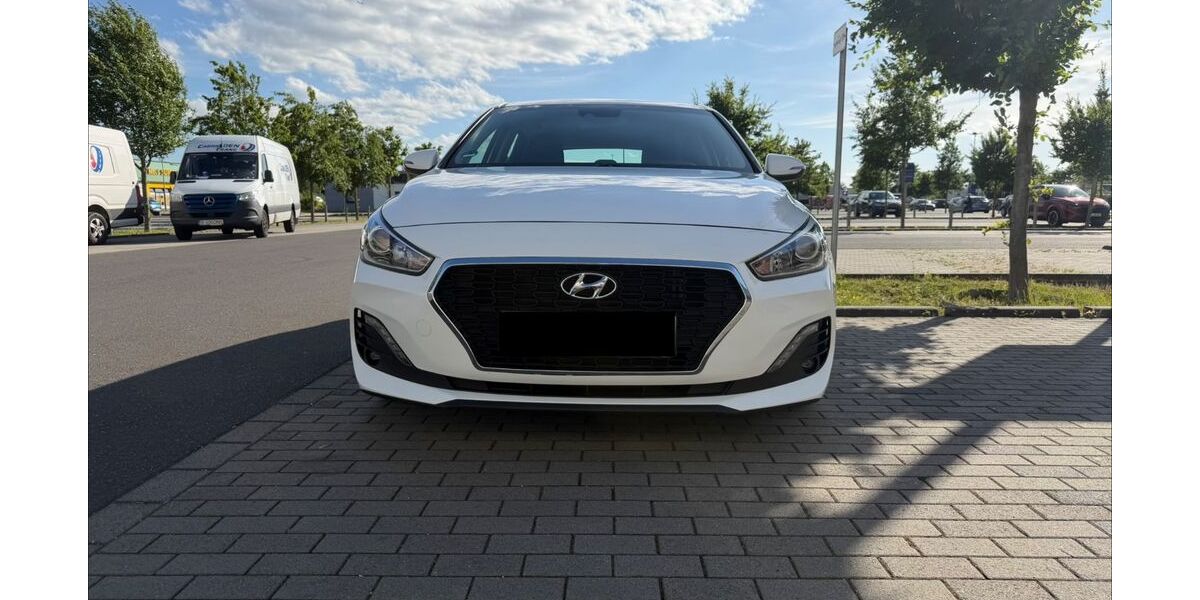 Hyundai i30 136.252 km 12.000 &euro; Hanau 63452