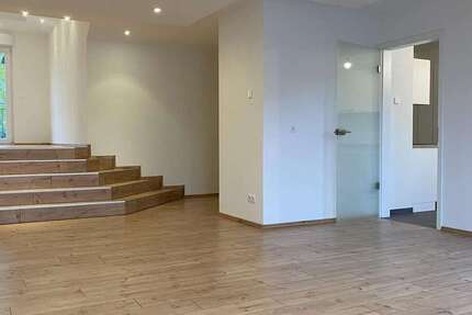Wohnung Frankfurt am Main Niederrad - 4 Zimmer, 133 m&sup2;, 2.000&euro; | Angebot:26821478