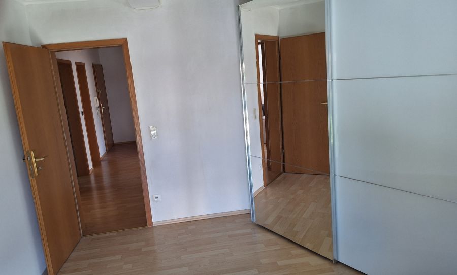 Voll ausgestattete 3 Zi.Whg. (auch Kurzzeitvermietung mögl.)-privat - Etagenwohnung Langenselbold | Angebot:27669794