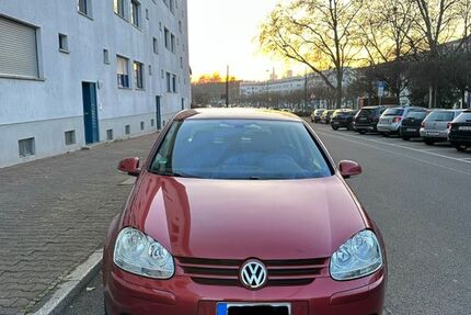 VW Golf 88.000 km 5.200 &euro; Frankfurt am Main 60385