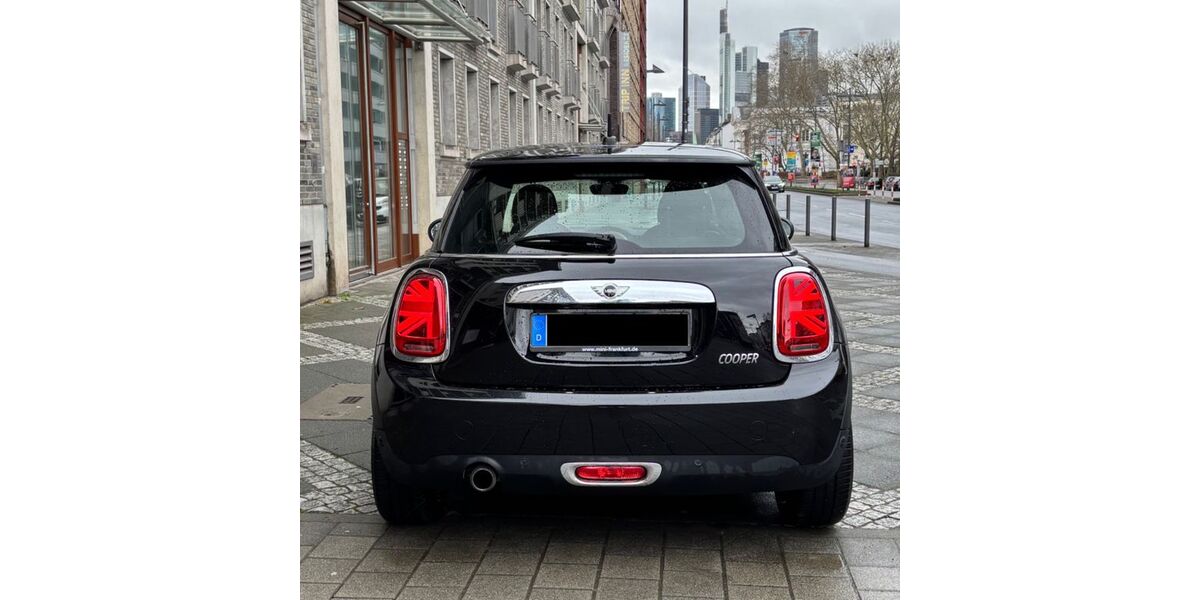 Mini Cooper 86.882 km 9.400 &euro; Frankfurt 60314