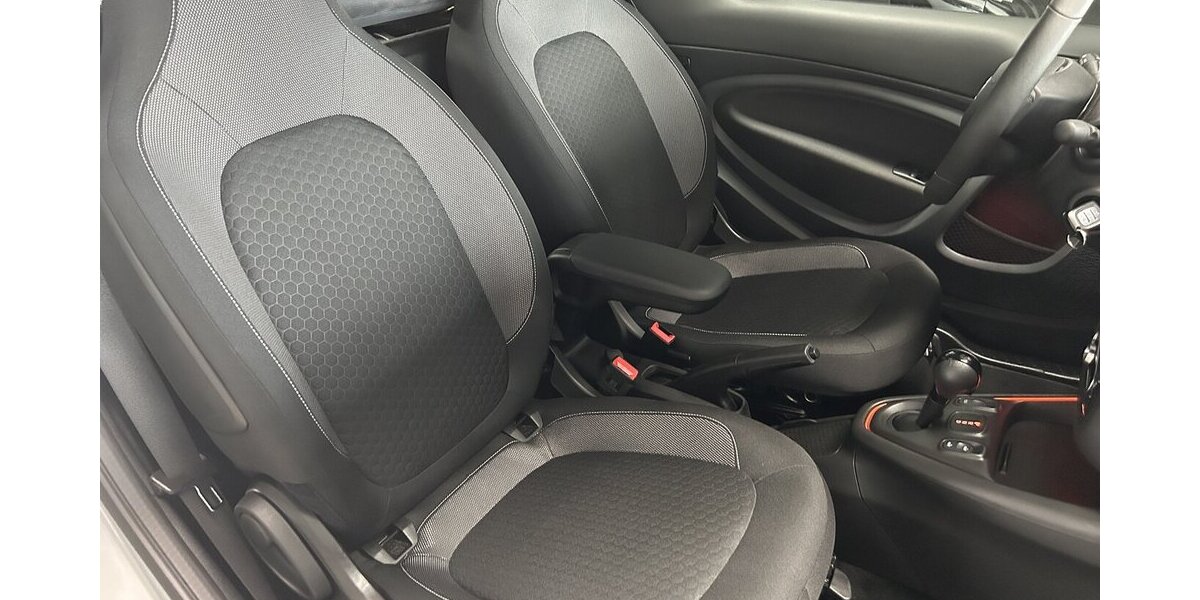 Smart ForTwo EQ CABRIO EXCLUSIVE-22KW-RÜCKFAHRKAMERA! 13.660 km 17.989 &euro; Groß-Umstadt 64823