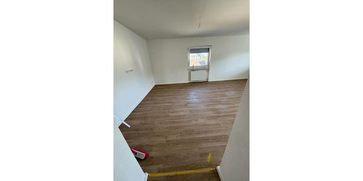 Etagenwohnung Bruchköbel - 3 Zimmer, 120 m&sup2;, 1.250&euro; | Angebot:27585300