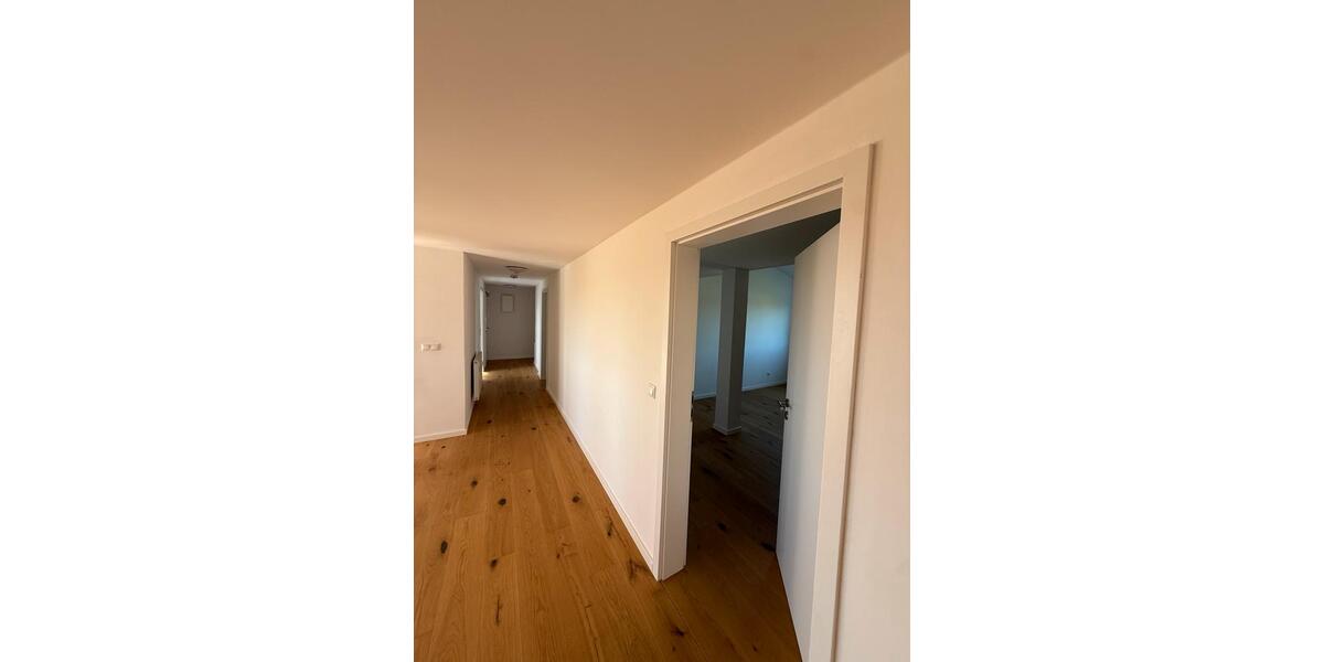 Dachgeschoßwohnung Hanau - 2 Zimmer, 91 m&sup2;, 1.050&euro; | Angebot:26383301