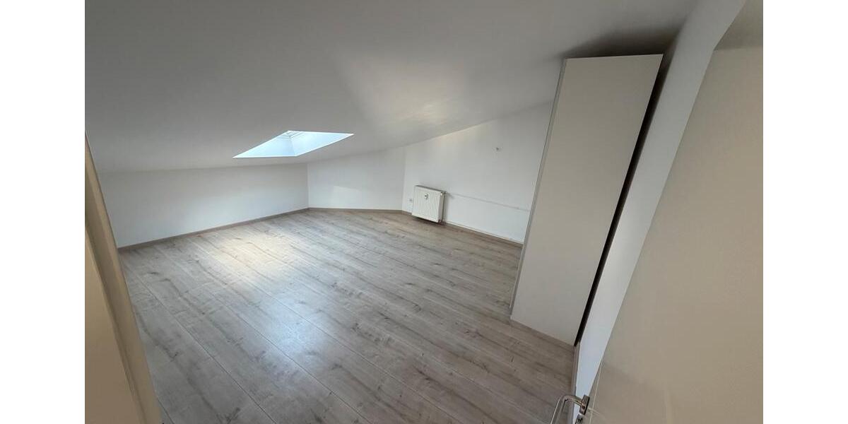 Etagenwohnung Kelsterbach - 4 Zimmer, 90 m&sup2;, 1.700&euro; | Angebot:25960484