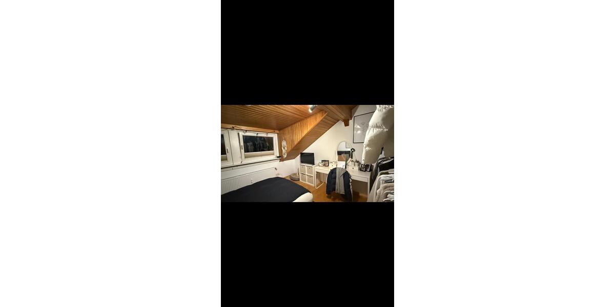 Dachgeschoßwohnung Frankfurt am Main Unterliederbach - 2 Zimmer, 73 m&sup2;, 870&euro; | Angebot:25923532