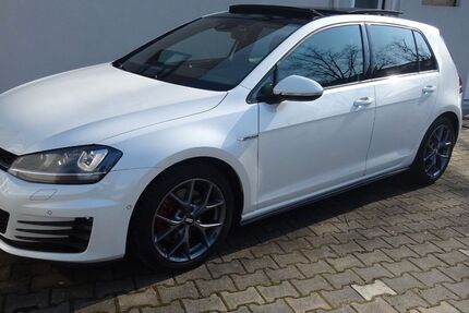 VW Golf 232.579 km 10.800 &euro; Frankfurt 60386