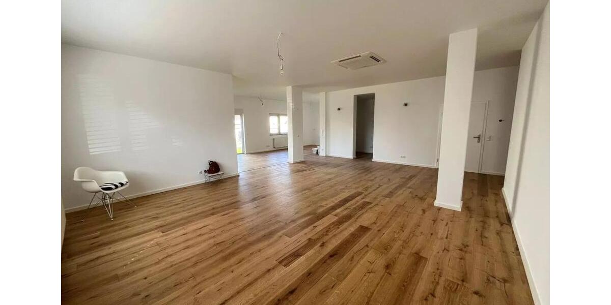 Hochparterre Bad Homburg vor der Höhe Gonzenheim - 5 Zimmer, 175 m&sup2;, 2.160&euro; | Angebot:25380898