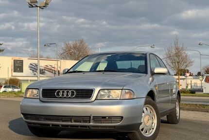 Audi A4 218.590 km 1.590 &euro; Frankfurt 60486