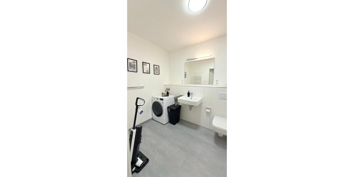 Etagenwohnung Frankfurt am Main Ostend - 2 Zimmer, 62 m&sup2;, 1.200&euro; | Angebot:25905305