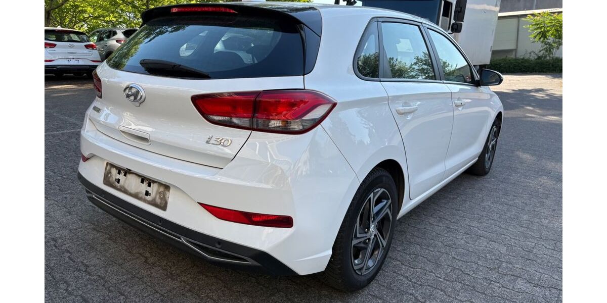 Hyundai i30 175.824 km 9.758 &euro; Frankfurt am Main 60389