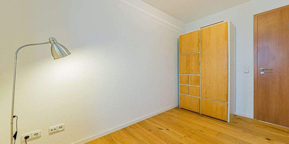 Etagenwohnung Frankfurt am Main Nied - 4 Zimmer, 110 m&sup2;, 2.450&euro; | Angebot:25727283