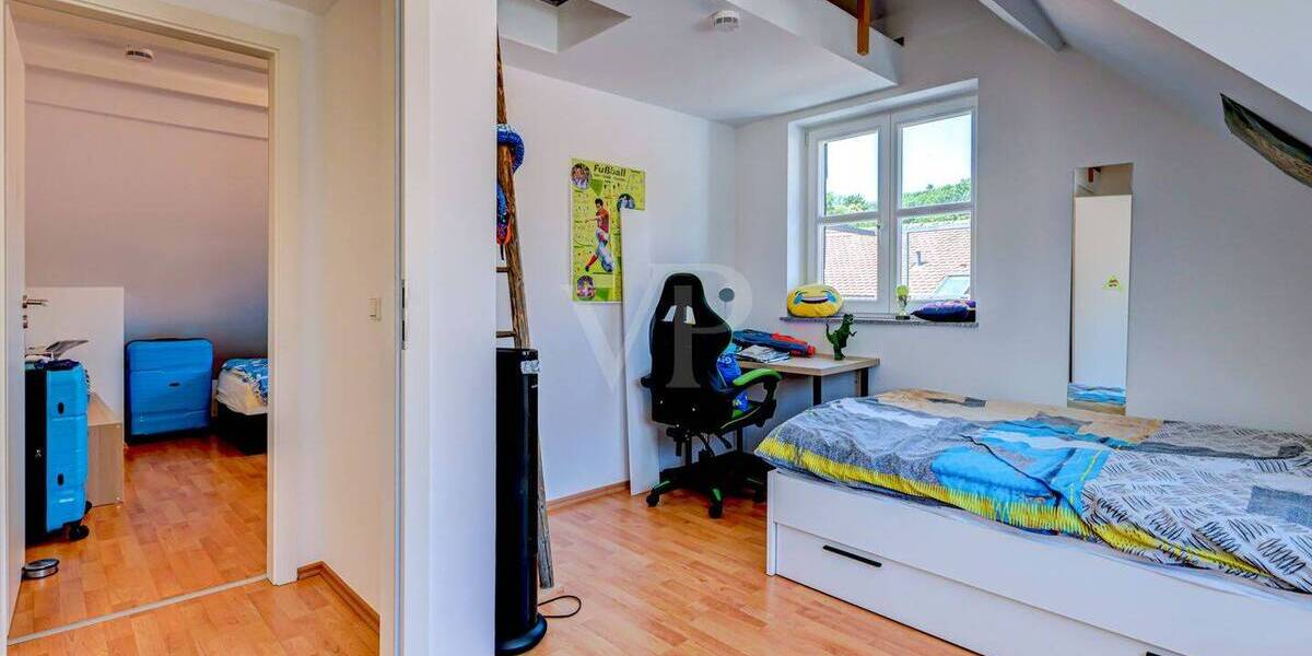 Mehrfamilienhaus, Wohnhaus Kronberg im Taunus Kronberg - 5 Zimmer, 180 m&sup2;, 2.400&euro; | Angebot:25939639