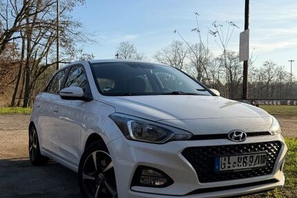 Hyundai i20 68.700 km 10.890 &euro; Frankfurt am Main 60326