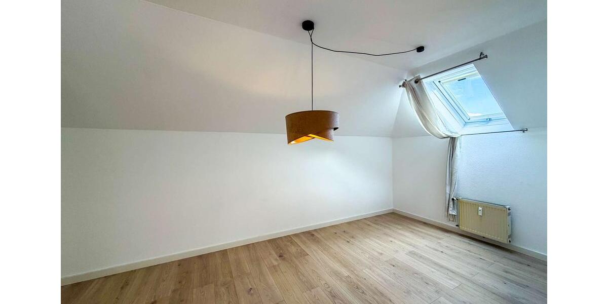 Dachgeschoßwohnung Friedberg (Hessen) - 3 Zimmer, 82 m&sup2;, 1.045&euro; | Angebot:24802461