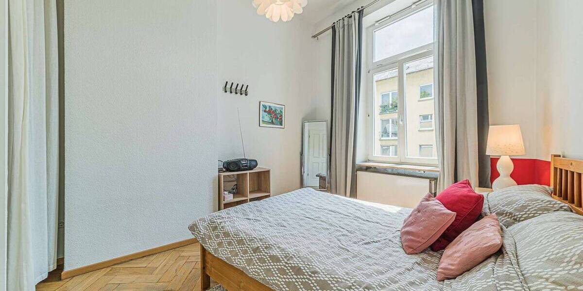 Etagenwohnung Frankfurt am Main Sachsenhausen - 2 Zimmer, 62 m&sup2;, 1.700&euro; | Angebot:26076041