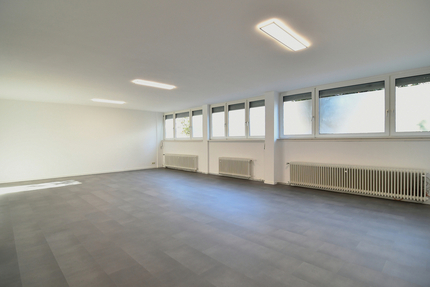 RESERVIERT! Ein bis drei Räume, Empfang, WC + Teeküche... frisch renoviert extra für Sie! - Gewerbeobjekt Frankfurt Gutleutviertel | Angebot:26339465