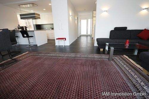 Einfamilienhaus Niederdorfelden - 7 Zimmer, 210 m&sup2;, 3.100&euro; | Angebot:25665446