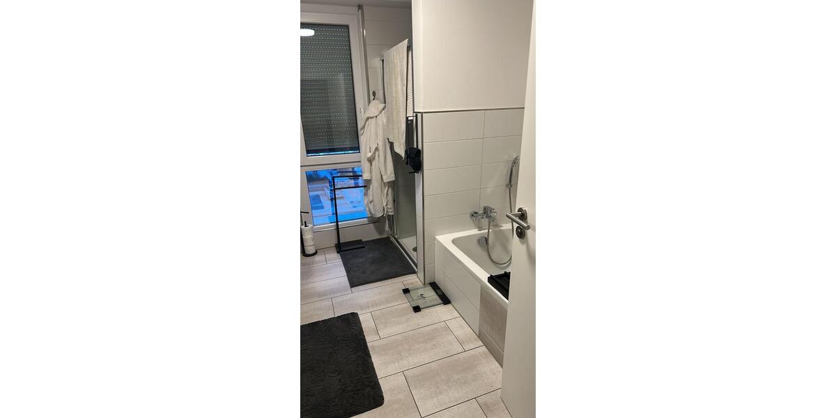 Etagenwohnung Hanau Großauheim - 3 Zimmer, 83 m&sup2;, 996&euro; | Angebot:25802165