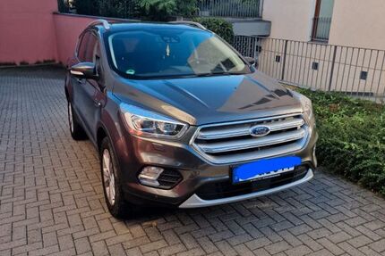 Ford Kuga 145.000 km 16.400 &euro; Frankfurt am Main 60435