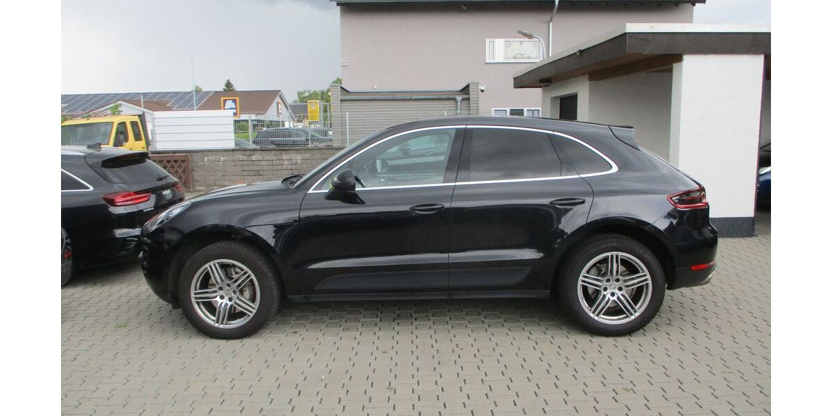 Porsche Macan 145.847 km 26.900 &euro; Babenhausen 64832