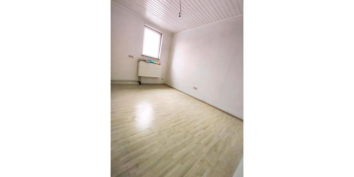 Etagenwohnung Babenhausen - 5 Zimmer, 145 m&sup2;, 1.500&euro; | Angebot:25964054