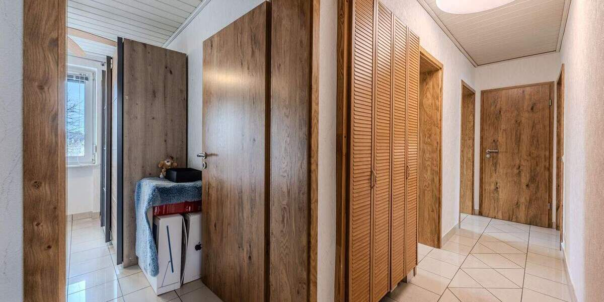 Etagenwohnung Aschaffenburg Schweinheim - 5 Zimmer, 116 m&sup2;, 399.500&euro; | Angebot:25690999