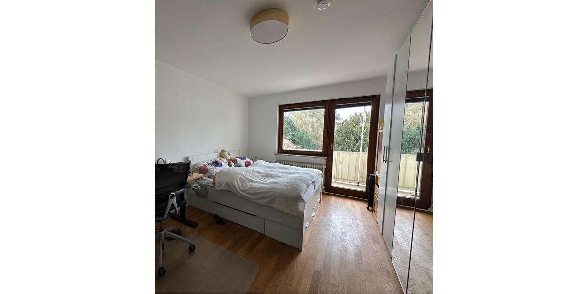 Etagenwohnung Frankfurt am Main Ginnheim - 3 Zimmer, 81 m&sup2;, 1.100&euro; | Angebot:26013344