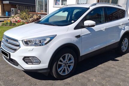 Ford Kuga 90.000 km 12.900 &euro; Frankfurt 60528