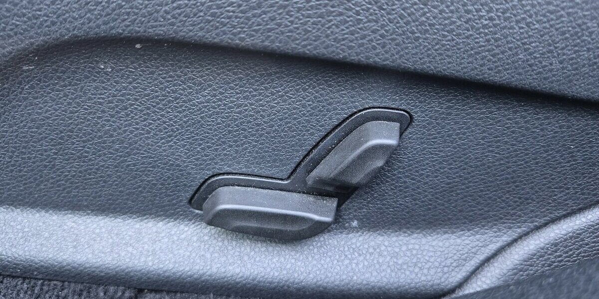 Mercedes-Benz C 200 T AMG Line Rückfahrkamera, AHK, Navigation, 83.637 km 23.890 &euro; Rodgau 63110